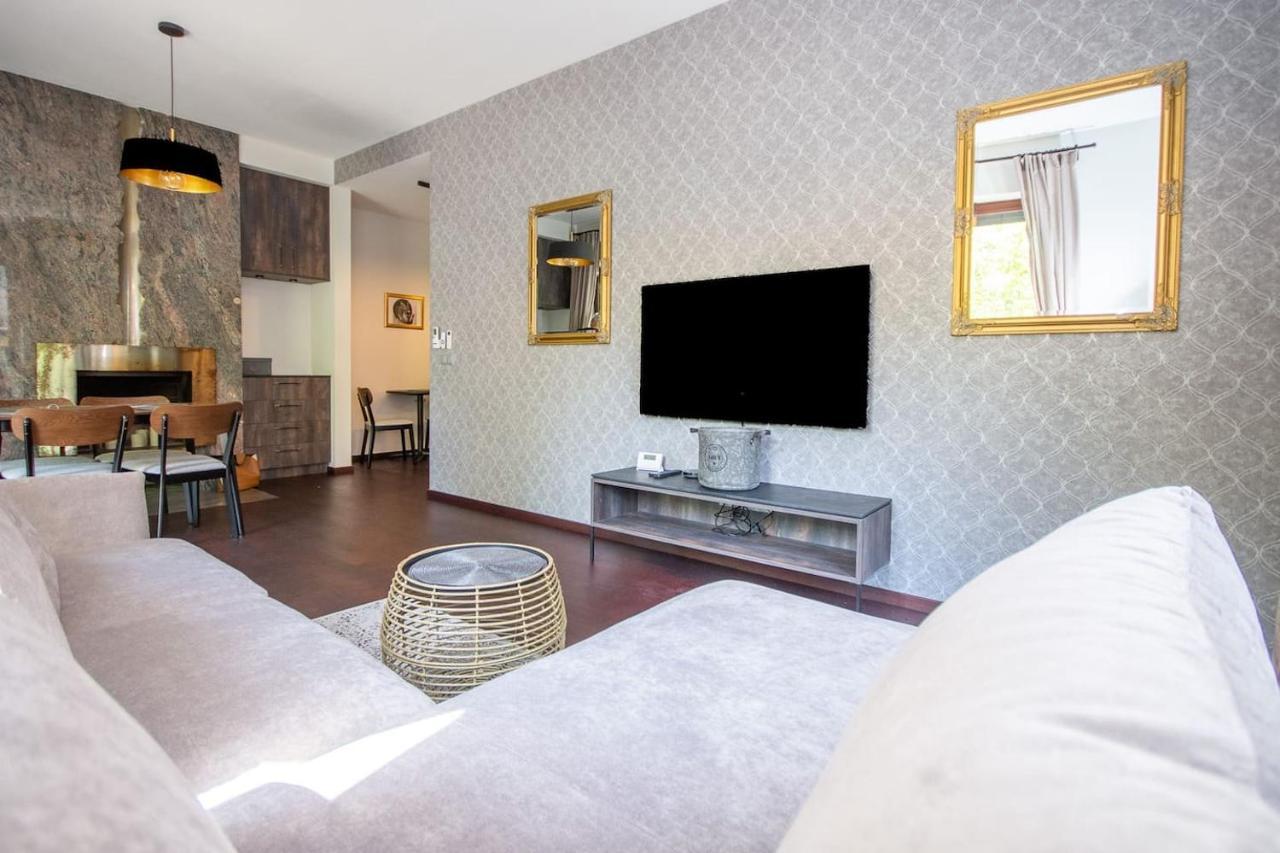 Inpoint 2-Bedrooms Apartment With Private Garden And Free Parking Krasków Eksteriør bilde