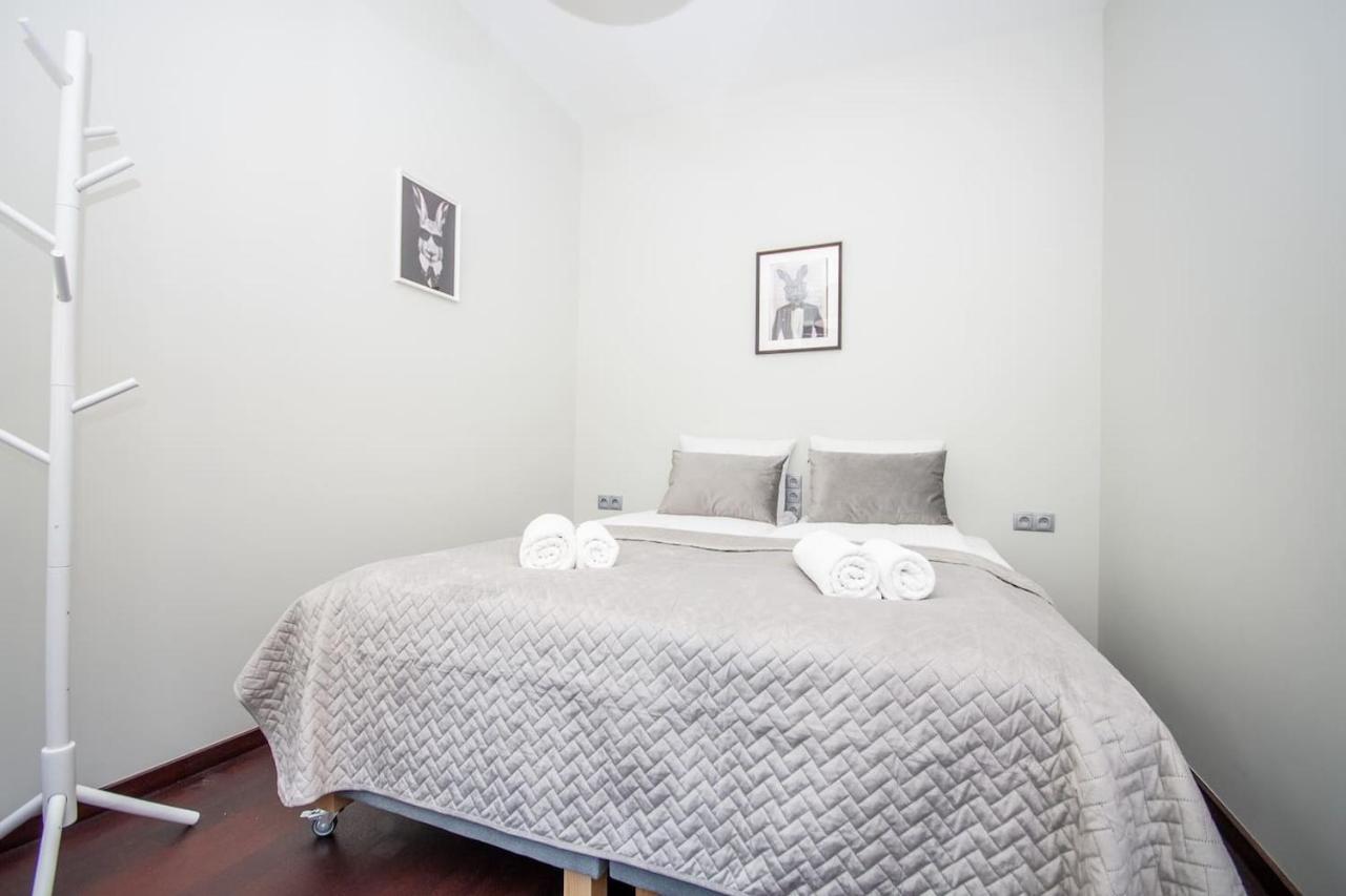 Inpoint 2-Bedrooms Apartment With Private Garden And Free Parking Krasków Eksteriør bilde